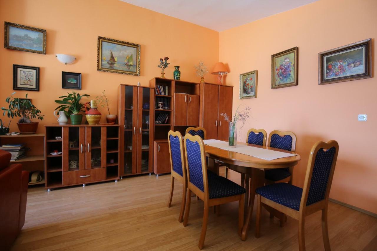 Apartment And Rooms Roko Zaglav Екстериор снимка