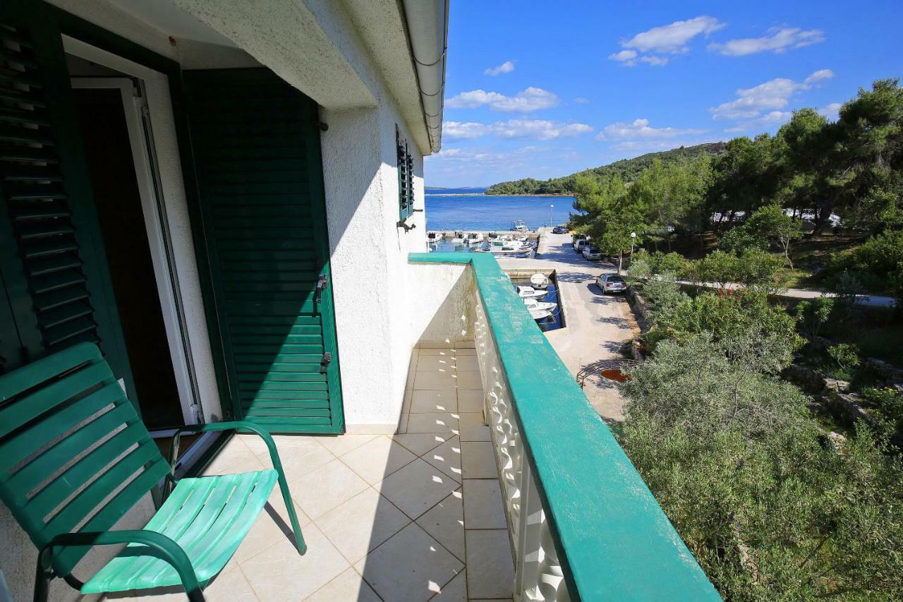 Apartment And Rooms Roko Zaglav Екстериор снимка