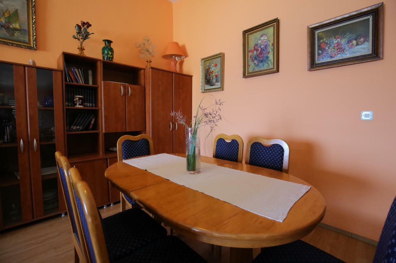 Apartment And Rooms Roko Zaglav Екстериор снимка