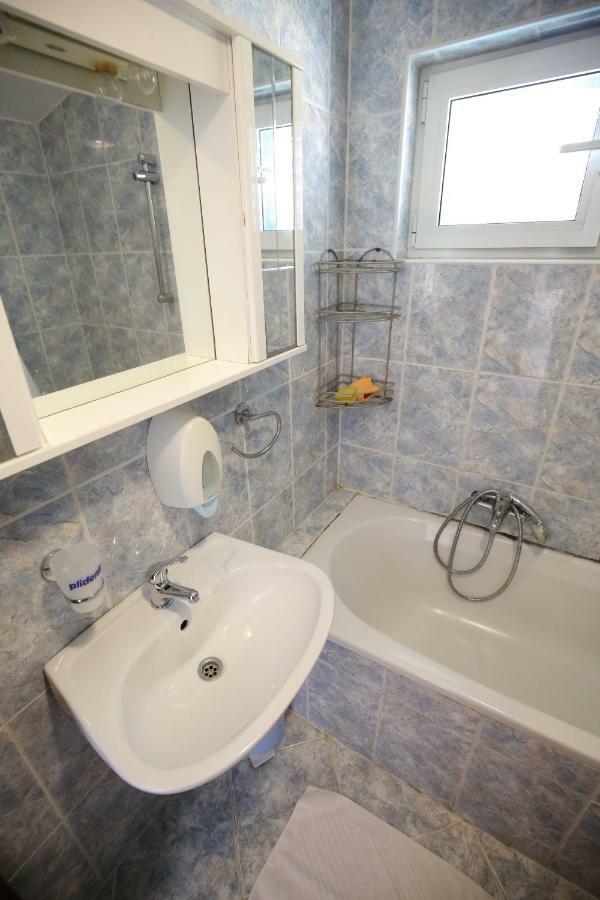 Apartment And Rooms Roko Zaglav Екстериор снимка