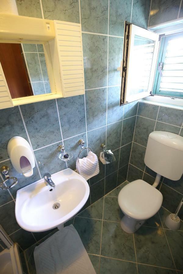 Apartment And Rooms Roko Zaglav Екстериор снимка