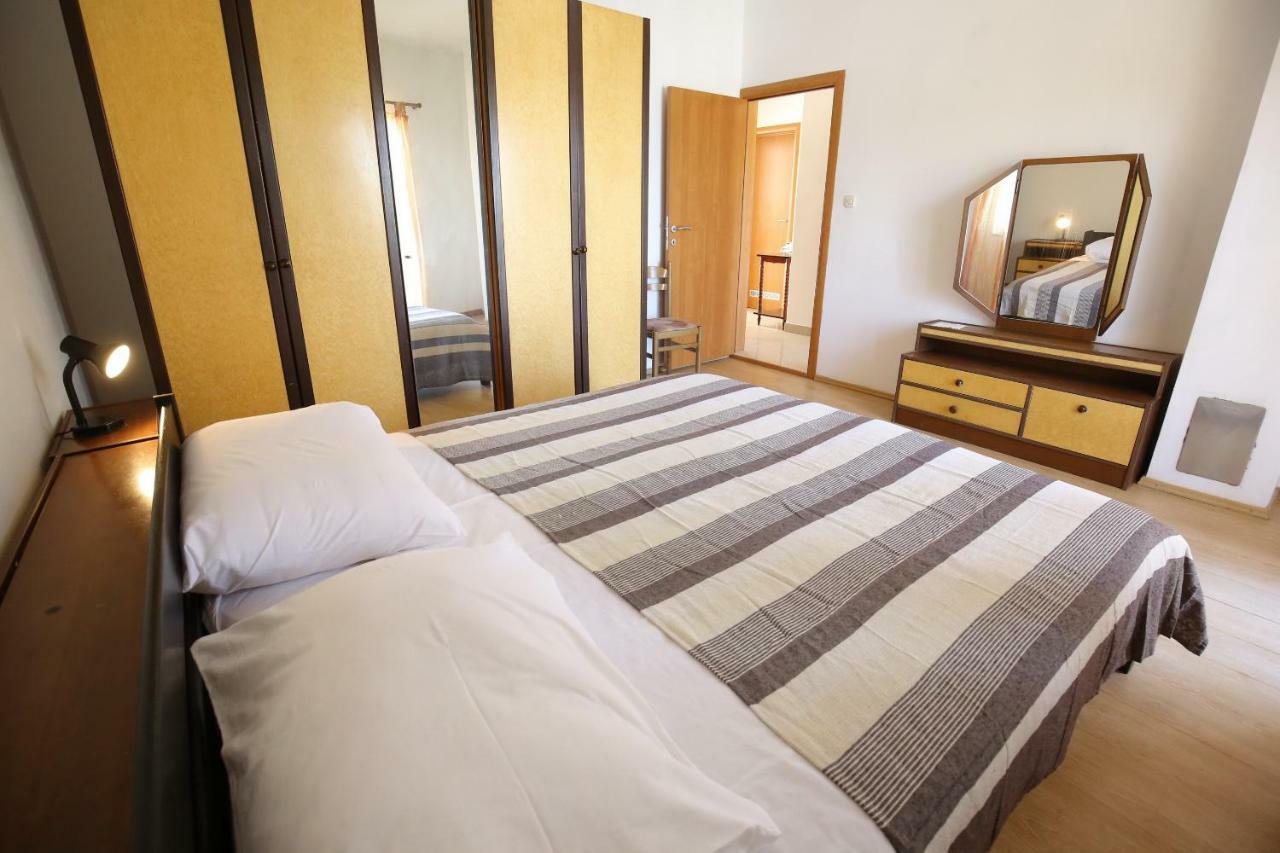 Apartment And Rooms Roko Zaglav Екстериор снимка