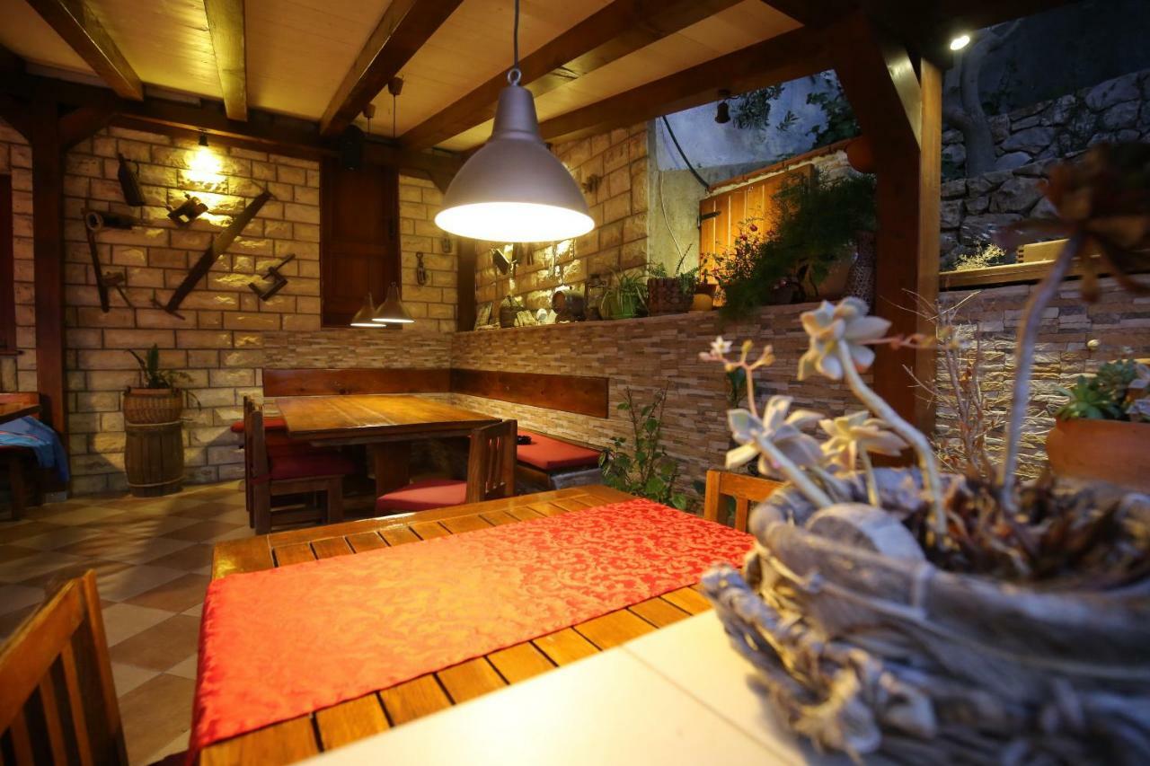 Apartment And Rooms Roko Zaglav Екстериор снимка