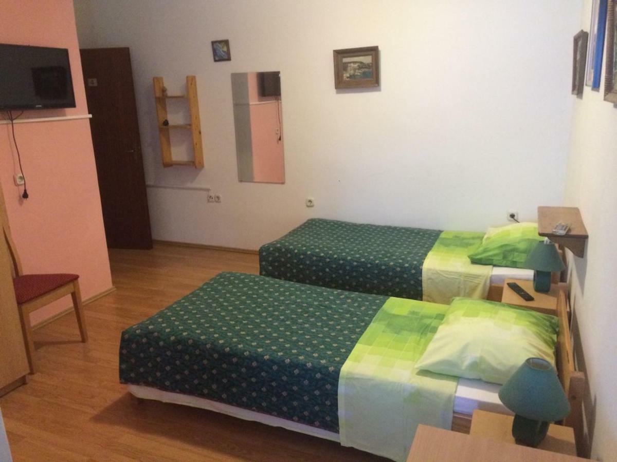Apartment And Rooms Roko Zaglav Екстериор снимка