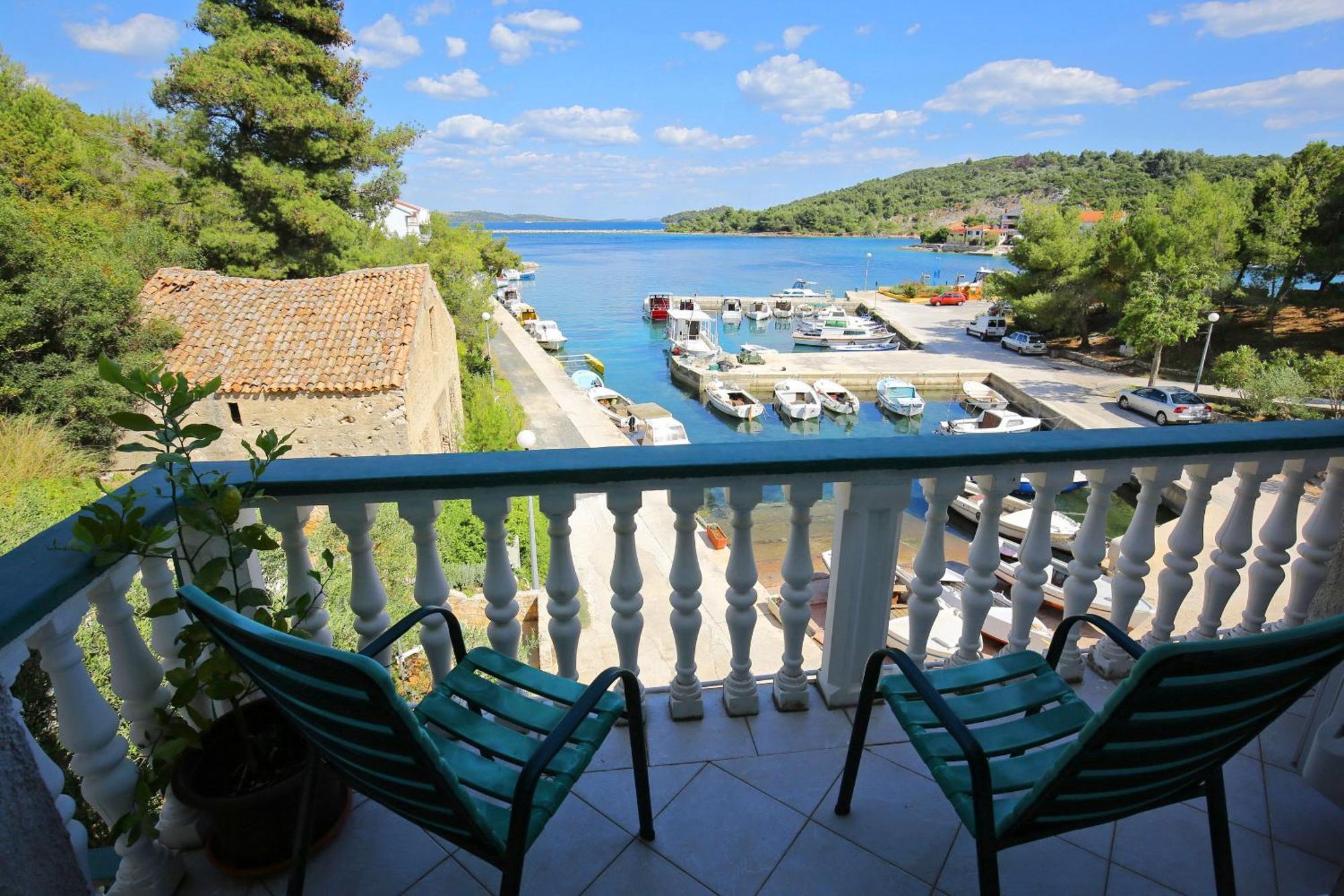 Apartment And Rooms Roko Zaglav Екстериор снимка