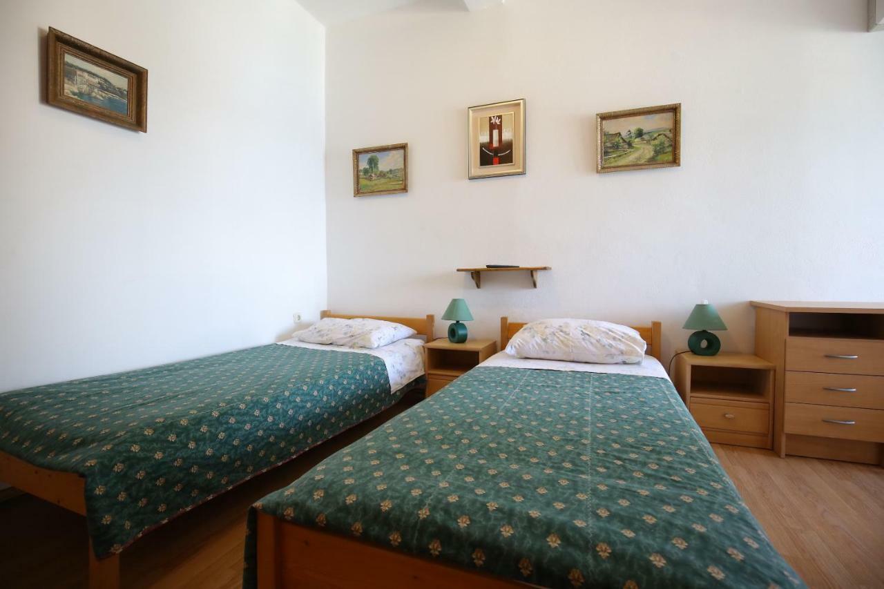 Apartment And Rooms Roko Zaglav Екстериор снимка