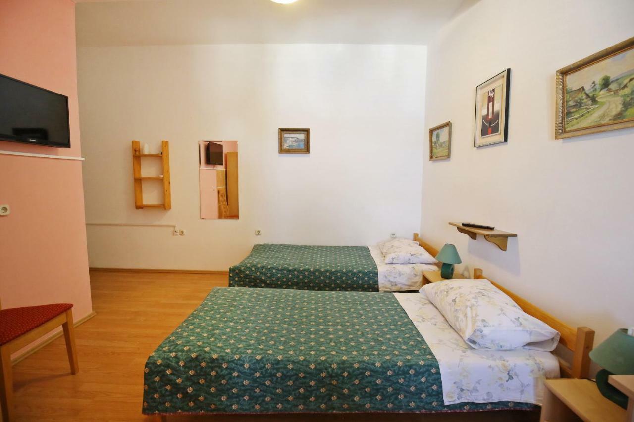 Apartment And Rooms Roko Zaglav Екстериор снимка