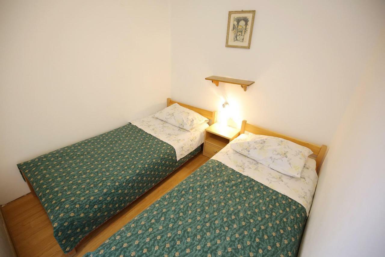 Apartment And Rooms Roko Zaglav Екстериор снимка