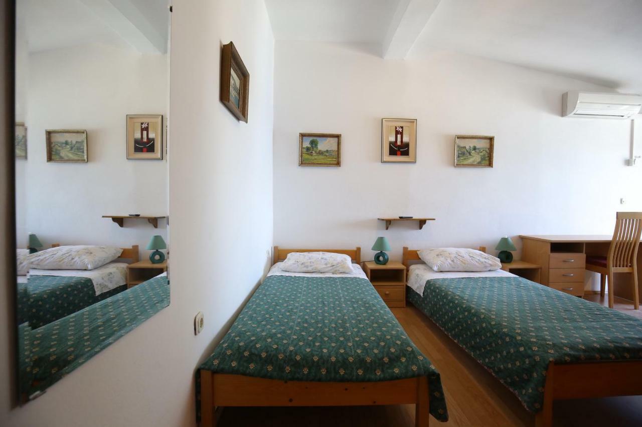 Apartment And Rooms Roko Zaglav Екстериор снимка